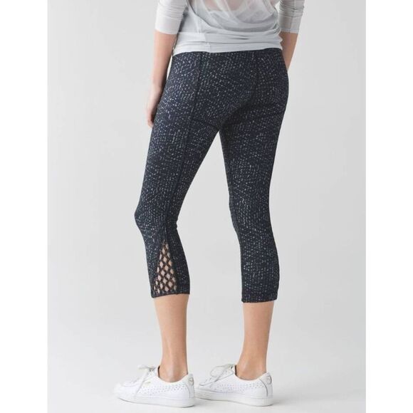 LULULEMON ATHLETICA True Self Crop II (Hi-Rise) 'Full On Luon 21' Size 4 - Picture 3 of 8